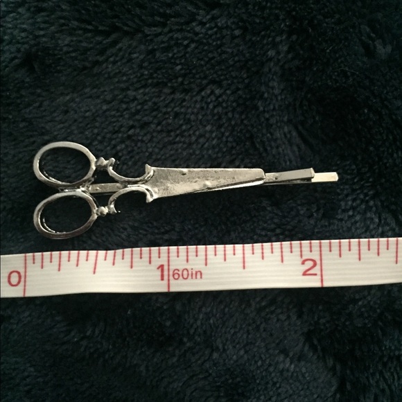 ✂️Scissors Hair Clips Pair ✂️ - Picture 8 of 8
